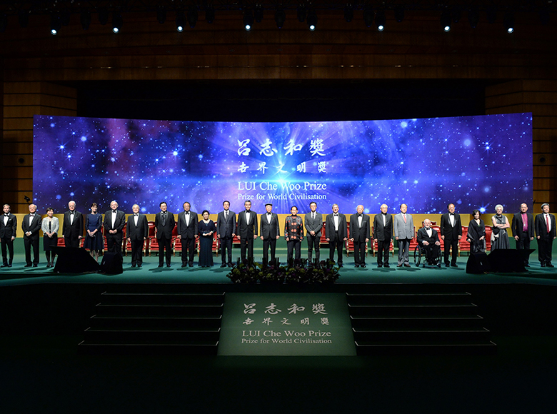Inaugural prize presentation ceremony of LUI Che Woo Prize – Prize for World Civilisation was held to recognize the significant contributions to world civilization by these three laureates: Sustainability Prize: Prof Yuan Longping Welfare Betterment Prize: Médecins Sans Frontières Positive Energy Prize: James Earl “Jimmy” Carter, Jr